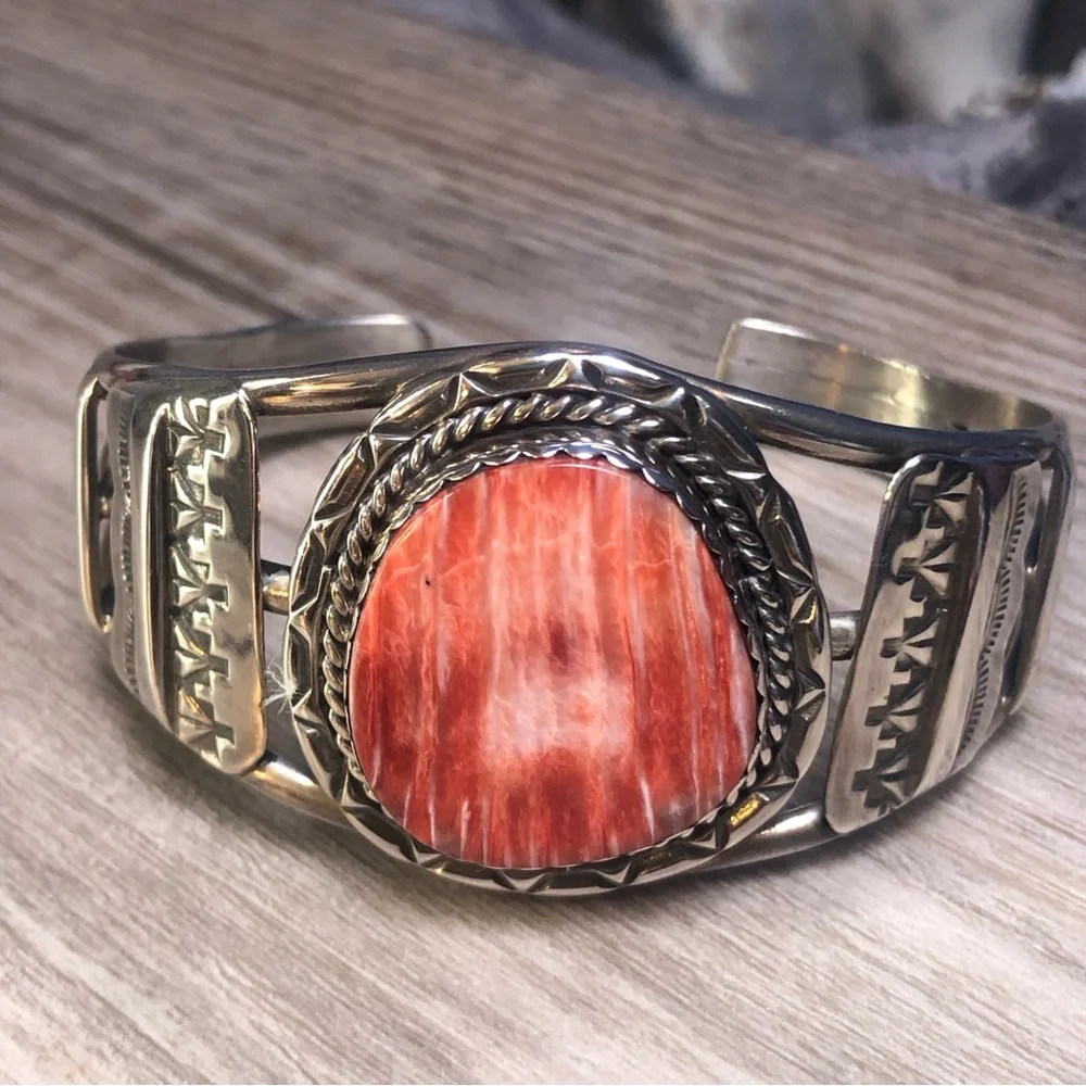 ❤️Red Spiny Oyster Sterling Cuff Bracelet - Picture 3 of 10